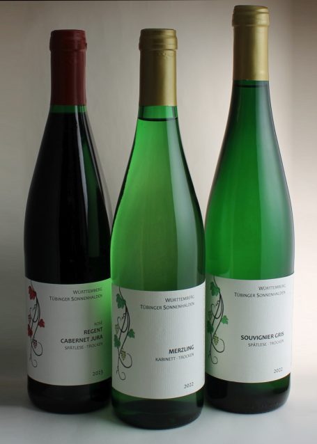drei Weinflaschen